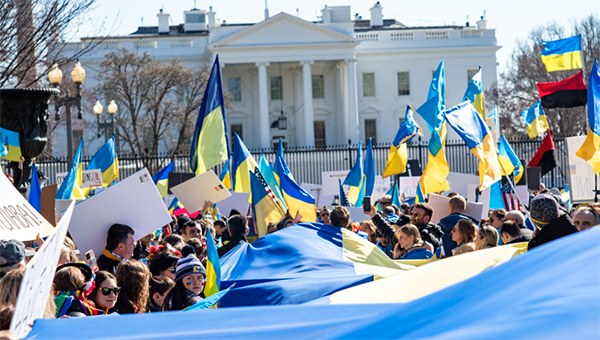 Ukrainians demonstrating in front of the White House